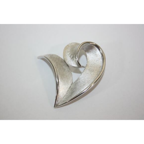 VINTAGE TRIFARI SILVER TONE FASHION LEAF BROOCH - Picture 5 of 9
